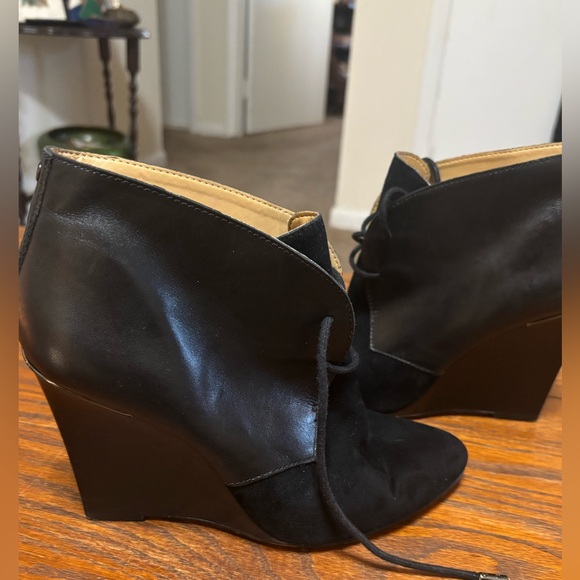 Coach Mercy Black Leather/ Suede Tie Front Ankle Boots, Wedge Heel. Size 8 - Picture 7 of 13